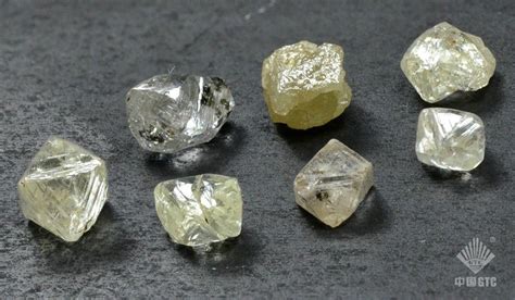 钻石原石表面特征,钻石原石图片大全放大,钻石原石原始外观_大山谷图库