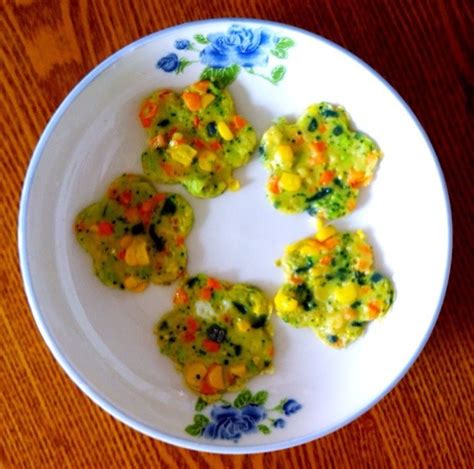 宝宝辅食：营养多彩蔬菜鸡蛋小饼的做法【步骤图】_菜谱_下厨房