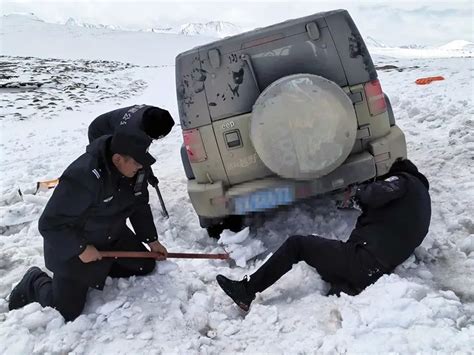 西藏那曲公安：卧雪施救，6小时成功救援被困车辆-中国长安网