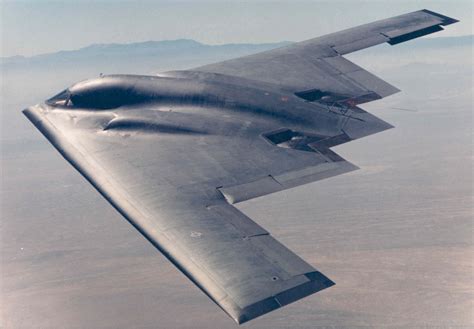 美军黑科技代表作之一：B2隐形战略轰炸机|轰炸机|雷达|发动机_新浪新闻
