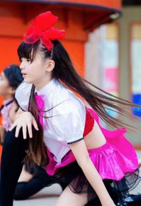 日本“小学生”女团走红 成熟性感风遭吐槽_手机凤凰网