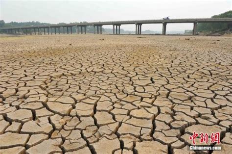 干涸的河道高清图片下载_红动中国