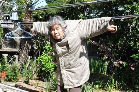 71岁学摄影 89岁办影展，日本老奶奶的趣味自拍__财经头条