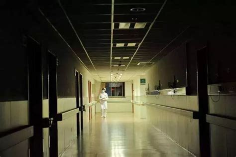 夜班护士——她为病人撑起一片天!-海阳市中医医院|海阳市中医医院