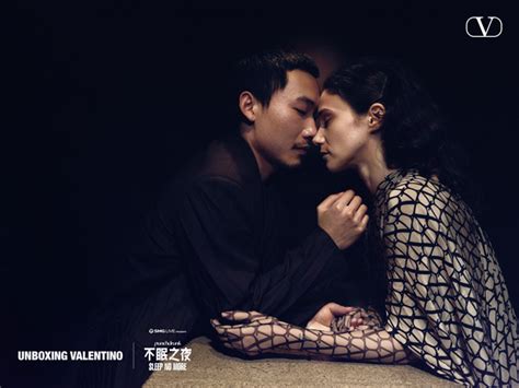 VALENTINO华伦天奴成为浸入式戏剧《不眠之夜》上海版2023年度时尚合作伙伴 首次向公众开放，呈献特别演出《BLACK TIE黑领带》