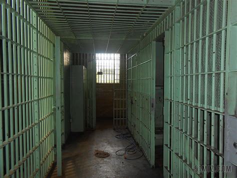 监狱 细胞 地狱 牢房 监狱翼 道 铁扇门 高设防监狱图片免费下载 - 觅知网
