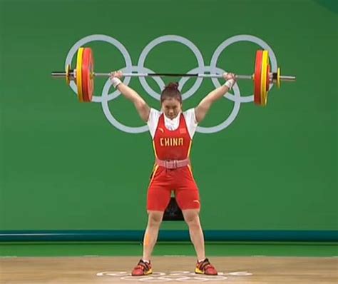女子举重63公斤级决赛 邓薇破世界纪录强势摘金-直播吧zhibo8.cc