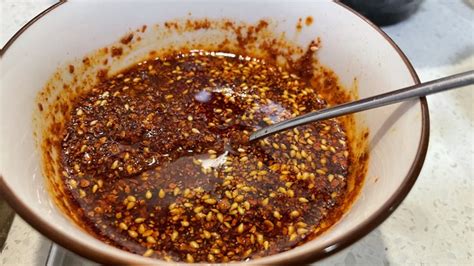 做辣椒油想好吃，不是直接泼油那么简单，家用万能做法，香辣味美 - 奇点