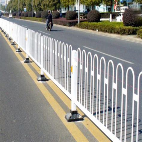 深圳市政道路防护栏杆款式定做光明机非深标护栏价格