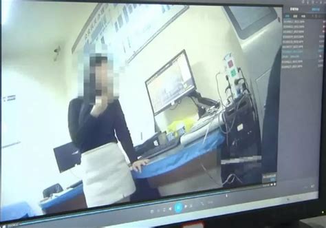 飞往哈尔滨的航班上 17岁女孩惊动了一群警察_手机新浪网