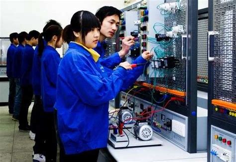 第八届电子电工技能大赛决赛-广东开放大学--机电工程（标准化学院）