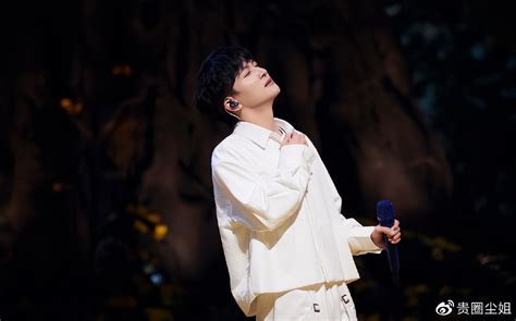 《歌手》吴青峰一首《起风了》，声音穿透力极强，感动全场观众！_腾讯视频
