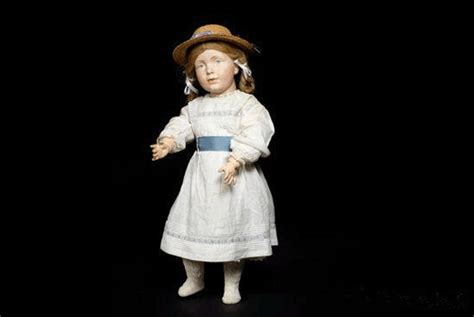 24万英镑：史上最贵洋娃娃在邦瀚斯拍出_张雄艺术网