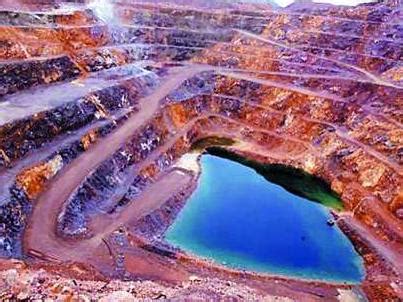 全球14种矿45个最著名矿山简介之：锑矿 锑矿的分布相对比较集中，我国储量接近全球一半。截至2015年底，全球探明锑储量约200万吨，中国 ...