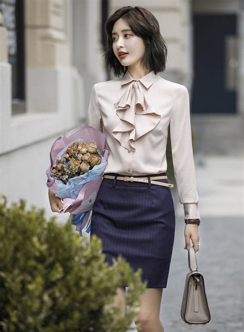 2022年新款秋装女式衬衫韩版绸缎ol正装时尚气质修身领花衬衣女-阿里巴巴