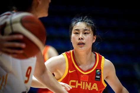 现役中国女篮身高排名(中国女篮东京奥运12人名单效力俱乐部 位置 年龄 身高 位置图 「再评」)