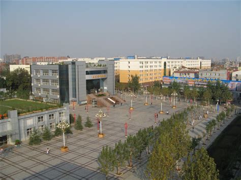 彰显特色与传统 武汉科技大学中南分校校徽选出-武昌理工学院