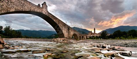 博比奥的桥高清摄影大图-千库网