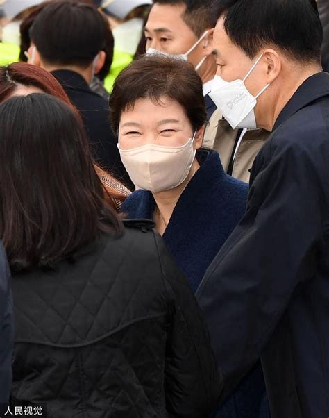 朴槿惠出狱后首次在家过中秋 她出狱后至今很少与外人接触_军事频道_中华网