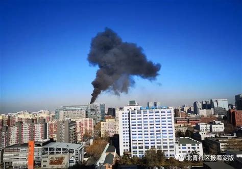 北京中关村一大楼楼顶着火 系工作人员误操作所致_凤凰网