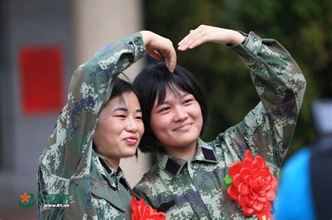 退伍季|离别的泪水 成长的笑容 - 中国军网