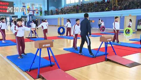 支撑跳跃：山羊分腿腾越——中小学体育名师公开课_腾讯视频