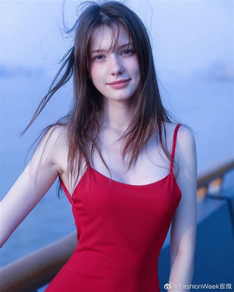 俄罗斯模特Anastasia Cebulska🥀🥀|模特|俄罗斯_新浪新闻