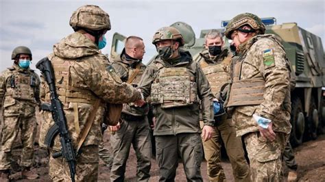 乌克兰东部地区局势再次紧张之际美国向乌克兰提供武器|乌克兰|武器|地区_新浪新闻