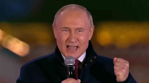 普京红场带民众高呼“俄罗斯万岁”：胜利将属于我们，乌拉！|普京|俄罗斯_新浪新闻