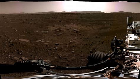 来自火星的风声：“毅力号”视频公开登陆火星第一视角|界面新闻 · 天下
