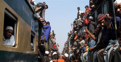 印度“挂火车”真实存在？为什么去过印度的游客都没见过