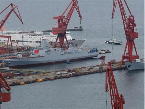 中国又一艘055大驱即将服役 舰名引起广泛关注_凤凰网