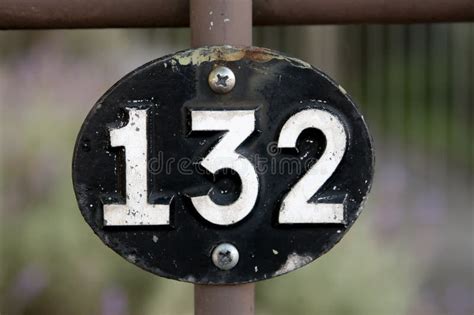 132 — сто тридцать два. натуральное четное число. число каталана c6. в ряду натуральных чисел ...