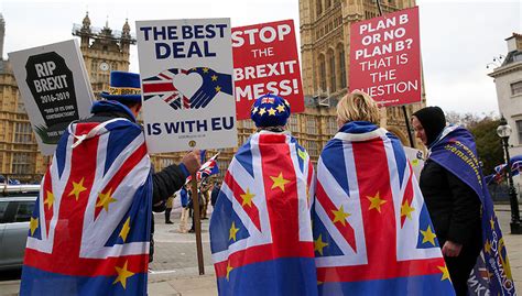 英国数千民众游行要求重返欧盟，“脱欧是一种慢性死亡”