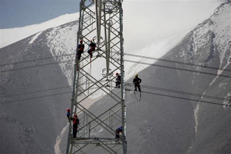 Connecting Tibet power grid is a mountainous task|China|chinadaily.com.cn