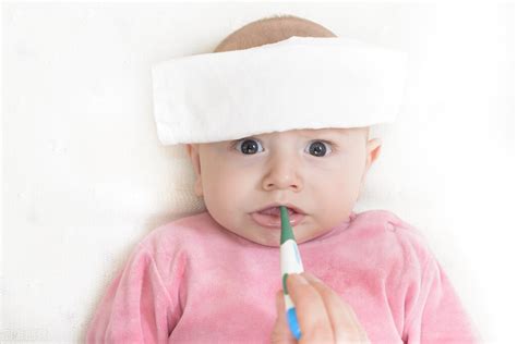 婴儿打疫苗后发烧怎么办（儿童接种新冠疫苗恰逢发烧）-幼儿百科-魔术铺