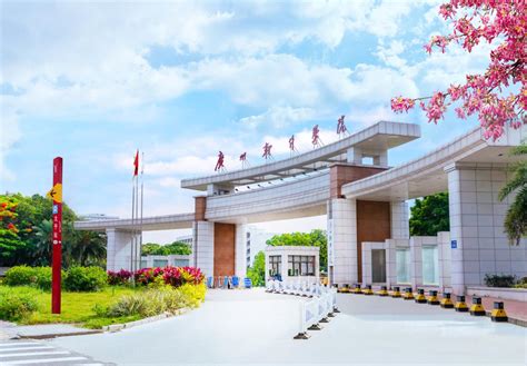 广州应用科技学院肇庆校区校门设计图发布-广州应用科技学院