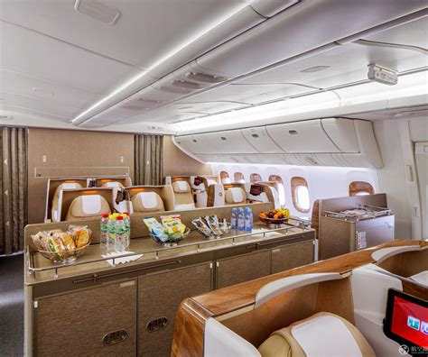 阿联酋航空推出波音777客机全新商务舱布局 更宽敞舒适_航空要闻_资讯_航空圈