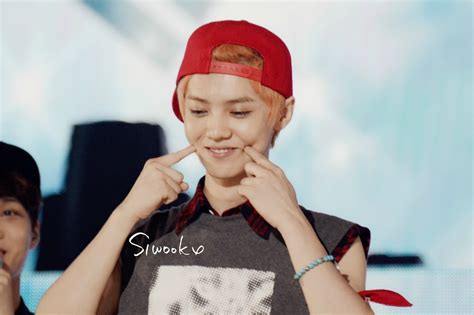 鹿晗在EXO时期照片图片