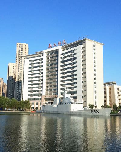 校园一景-武汉船舶职业技术学院