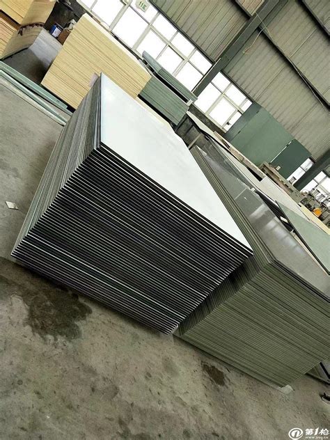 供应PVC竹炭覆膜板 建筑模板 护墙板_塑料板/片(卷)_第一枪