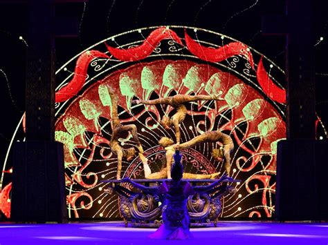 第十八届中国吴桥国际杂技艺术节在石家庄开幕
