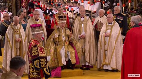 查尔斯加冕礼感受“王冠的重量”，英媒：他看上去威严但不快乐