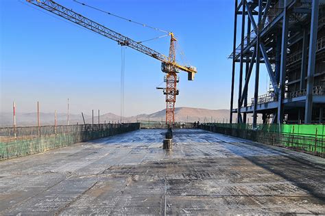 贵州工程公司 基层动态 赤峰项目主厂房煤仓间顺利封顶