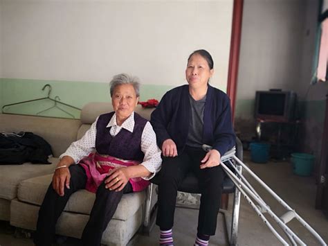 81岁婆婆照顾瘫痪儿媳37年，儿媳终于能站起来了_武汉_新闻中心_长江网_cjn.cn