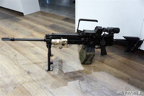 乌克兰正式装备新型自动步枪，西式设计非常时髦，颜值远超AK-47|自动步枪|乌克兰|弹匣_新浪新闻