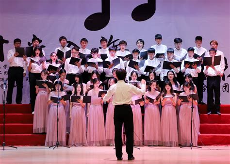 人文学院举办“以歌载梦，不负韶华”红歌校歌合唱比赛- 人文社会科学学院