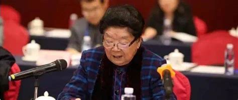新中国首位女省长，为官一生清廉，如今86岁仍退而不休奉献不止_顾秀莲_工作_一丝一毫
