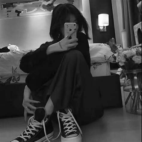 歌女生头像温柔冷漠