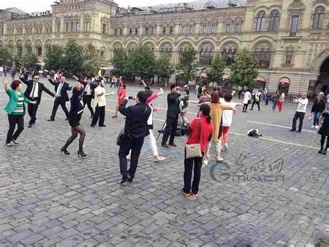 中国大妈在莫斯科红场跳广场舞引来警察(图)|广场舞|中国大妈_凤凰资讯